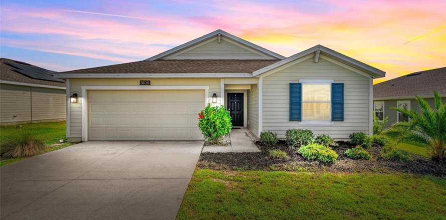 Villa ou maison à Mount Dora, Floride 4 chambres, 171.87 m2 № 1902681