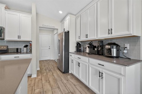 House in Mount Dora, Florida 4 bedrooms, 171.87 sq.m. № 1902681 - photo 17