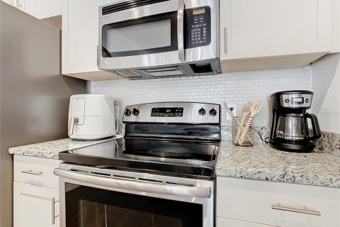 Townhouse in Kissimmee, Florida 3 bedrooms, 120.77 sq.m. № 995103 - photo 15
