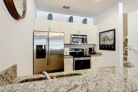 Townhouse in Kissimmee, Florida 3 bedrooms, 120.77 sq.m. № 995103 - photo 12