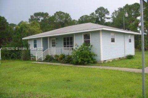 Купить виллу или дом в Лихай-Эйкерс, Флорида 3 спальни, № 1985375 - фото 1