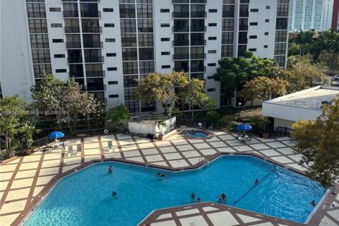 Condo in Sunny Isles Beach, Florida, 1 bedroom  № 1937571 - photo 14