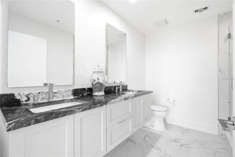 Condo in Saint Petersburg, Florida, 2 bedrooms № 2310398 - photo 19