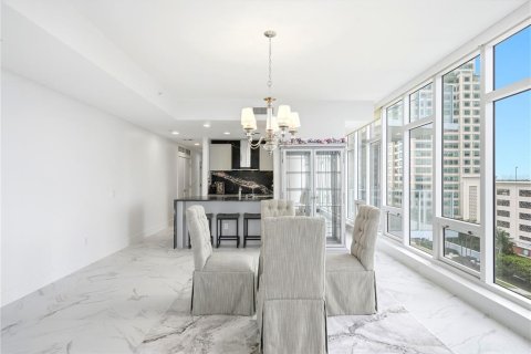 Condo in Saint Petersburg, Florida, 2 bedrooms № 2310398 - photo 16