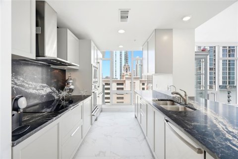Condo in Saint Petersburg, Florida, 2 bedrooms № 2310398 - photo 6