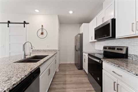 Townhouse in Davenport, Florida 3 bedrooms, 134.99 sq.m. № 2228298 - photo 5