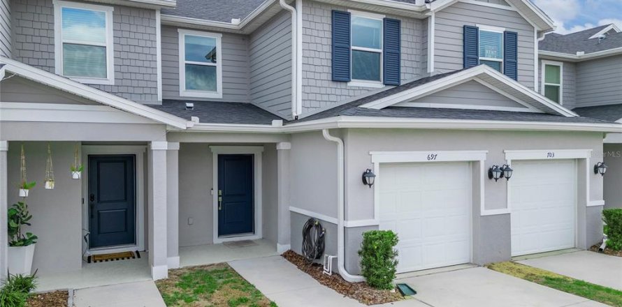 Townhouse in Davenport, Florida 3 bedrooms, 134.99 sq.m. № 2228298