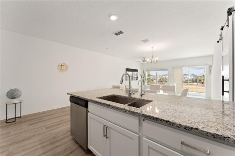 Townhouse in Davenport, Florida 3 bedrooms, 134.99 sq.m. № 2228298 - photo 6