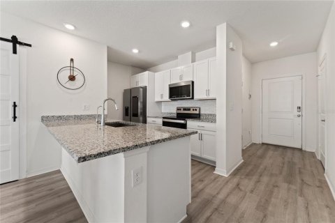 Townhouse in Davenport, Florida 3 bedrooms, 134.99 sq.m. № 2228298 - photo 7