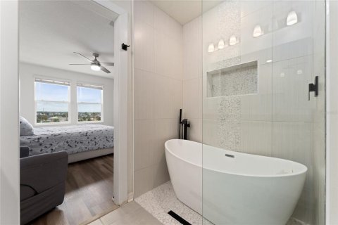 Townhouse in Davenport, Florida 3 bedrooms, 134.99 sq.m. № 2228298 - photo 15