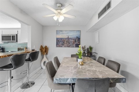 Купить таунхаус в Майами, Флорида 3 спальни, 114.64м2, № 2023842 - фото 12