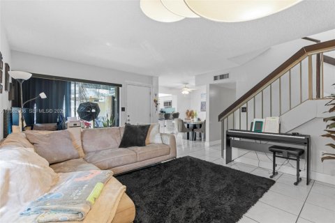 Купить таунхаус в Майами, Флорида 3 спальни, 114.64м2, № 2023842 - фото 10