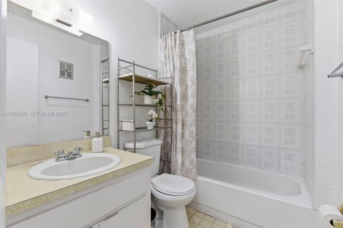 Купить таунхаус в Майами, Флорида 3 спальни, 114.64м2, № 2023842 - фото 24