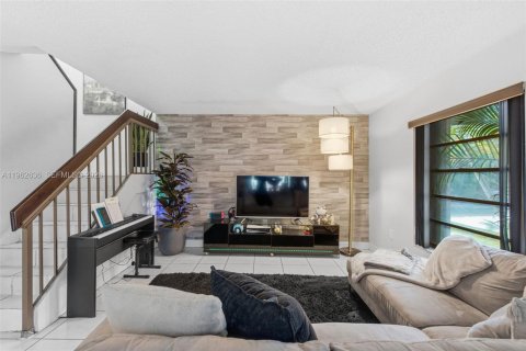 Купить таунхаус в Майами, Флорида 3 спальни, 114.64м2, № 2023842 - фото 8