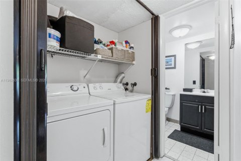 Купить таунхаус в Майами, Флорида 3 спальни, 114.64м2, № 2023842 - фото 18