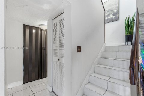 Купить таунхаус в Майами, Флорида 3 спальни, 114.64м2, № 2023842 - фото 17