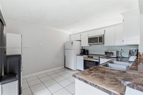 Купить таунхаус в Майами, Флорида 3 спальни, 114.64м2, № 2023842 - фото 13