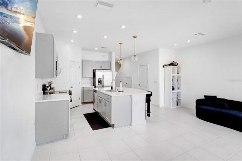 Touwnhouse à louer à Wesley Chapel, Floride: 3 chambres, 127.55 m2 № 2405129 - photo 5