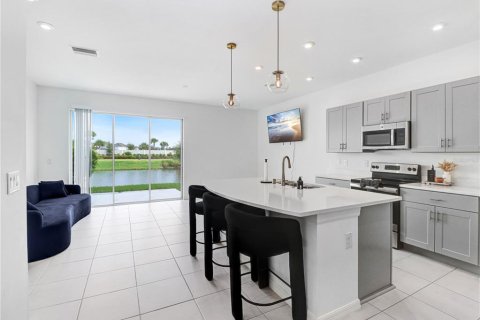 Touwnhouse à louer à Wesley Chapel, Floride: 3 chambres, 127.55 m2 № 2405129 - photo 4