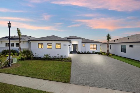 House in Parrish, Florida 3 bedrooms, 240.25 sq.m. № 2220017