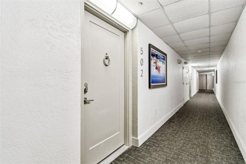 Condominio en venta en Clearwater, Florida, 2 dormitorios, 115.2 m2 № 1899664 - foto 3