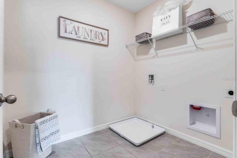 Casa en venta en Sanford, Florida, 5 dormitorios, 227.33 m2 № 1807930 - foto 19