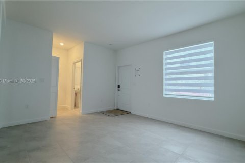 Townhouse in Homestead, Florida 3 bedrooms № 1922416 - photo 12