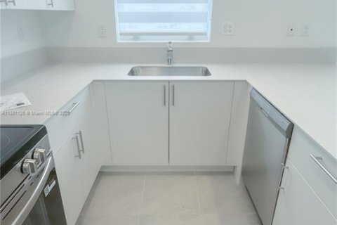 Townhouse in Homestead, Florida 3 bedrooms № 1922416 - photo 5