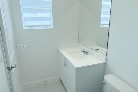 Townhouse in Homestead, Florida 3 bedrooms № 1922416 - photo 15