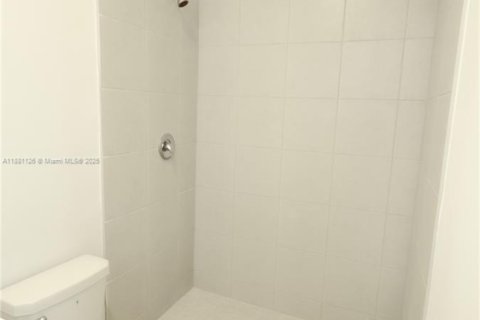 Townhouse in Homestead, Florida 3 bedrooms № 1922416 - photo 17