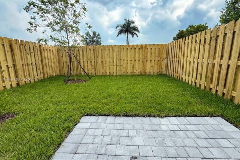 Townhouse in Homestead, Florida 3 bedrooms № 1922416 - photo 9