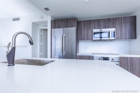 Condo in Miami, Florida, 2 bedrooms № 1994474 - photo 20