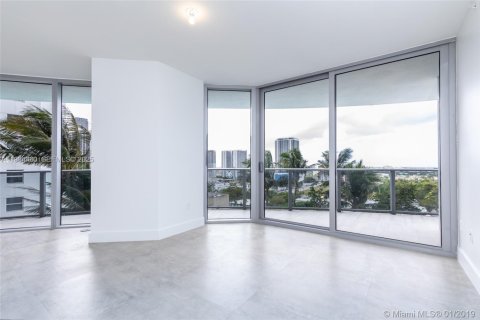 Condo in Miami, Florida, 2 bedrooms № 1994474 - photo 7