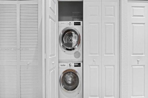 Touwnhouse à louer à Pembroke Pines, Floride: 3 chambres, 154.22 m2 № 2002409 - photo 8