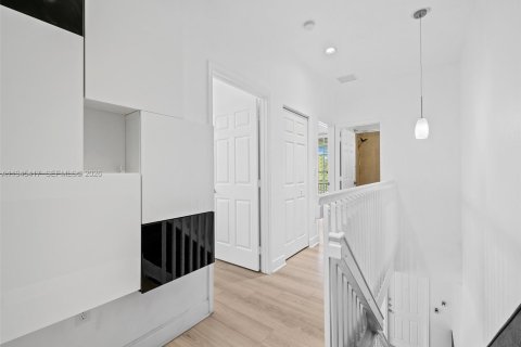 Touwnhouse à louer à Pembroke Pines, Floride: 3 chambres, 154.22 m2 № 2002409 - photo 14