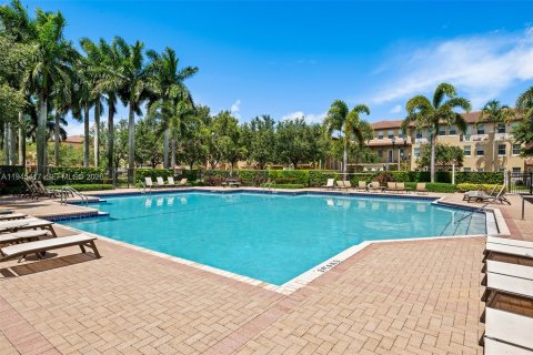 Touwnhouse à louer à Pembroke Pines, Floride: 3 chambres, 154.22 m2 № 2002409 - photo 24