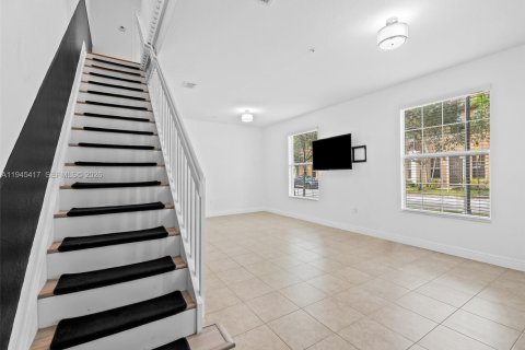 Touwnhouse à louer à Pembroke Pines, Floride: 3 chambres, 154.22 m2 № 2002409 - photo 13