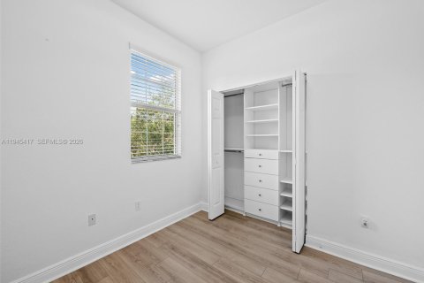 Touwnhouse à louer à Pembroke Pines, Floride: 3 chambres, 154.22 m2 № 2002409 - photo 20