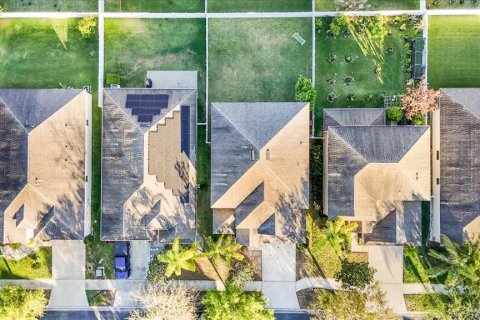 Casa en venta en Tampa, Florida, 5 dormitorios, 317.35 m2 № 1571574 - foto 4
