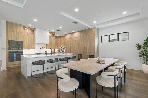 Купить виллу или дом в Палм-Бич-Гарденс, Флорида 8 комнат, 334.36м2, № 1939414 - фото 1