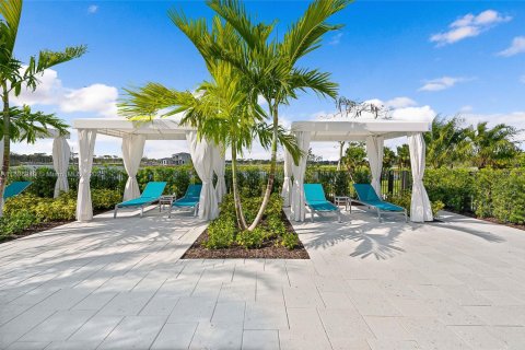 Купить виллу или дом в Палм-Бич-Гарденс, Флорида 8 комнат, 334.36м2, № 1939414 - фото 21
