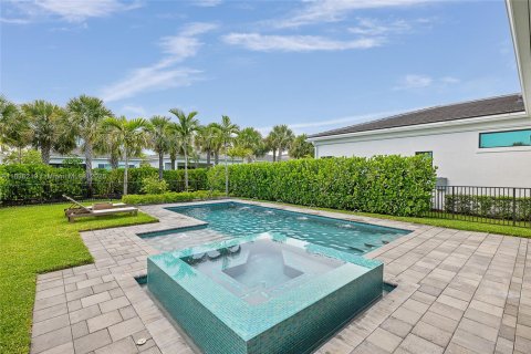 Купить виллу или дом в Палм-Бич-Гарденс, Флорида 8 комнат, 334.36м2, № 1939414 - фото 19