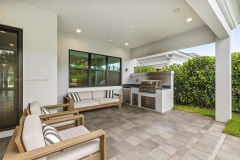 Купить виллу или дом в Палм-Бич-Гарденс, Флорида 8 комнат, 334.36м2, № 1939414 - фото 17