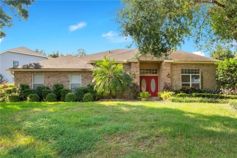 House in Apopka, Florida 4 bedrooms, 229.75 sq.m. № 1376942 - photo 1