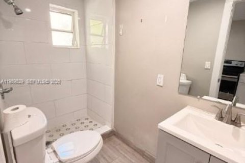 Villa ou maison à louer à Fort Lauderdale, Floride: 279.08 m2 № 2020010 - photo 6