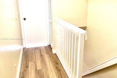 Adosado en venta en Tamarac, Florida, 2 dormitorios, 103.12 m2 № 2034327 - foto 6