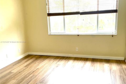 Adosado en venta en Tamarac, Florida, 2 dormitorios, 103.12 m2 № 2034327 - foto 7