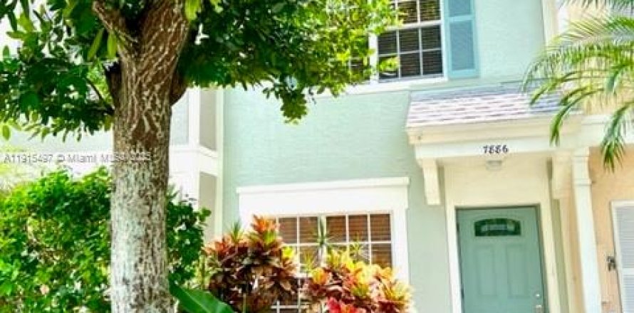 Adosado en Tamarac, Florida 2 dormitorios, 103.12 m2 № 2034327