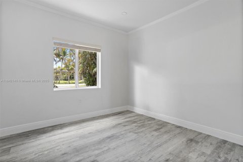 House in Plantation, Florida 4 bedrooms, 197.51 sq.m. № 1834093 - photo 22