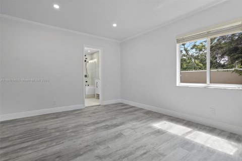 House in Plantation, Florida 4 bedrooms, 197.51 sq.m. № 1834093 - photo 18